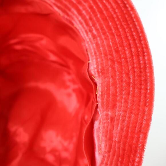 Vintage 20s Ladies Bright‎ Red Velvet Hat with Bow Cute Preppy Retro Flapper VTG - Picture 6 of 7